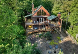 Modern rustic mountain chalet with elevated decks and forest views where to stay in Blue Ridge GA
